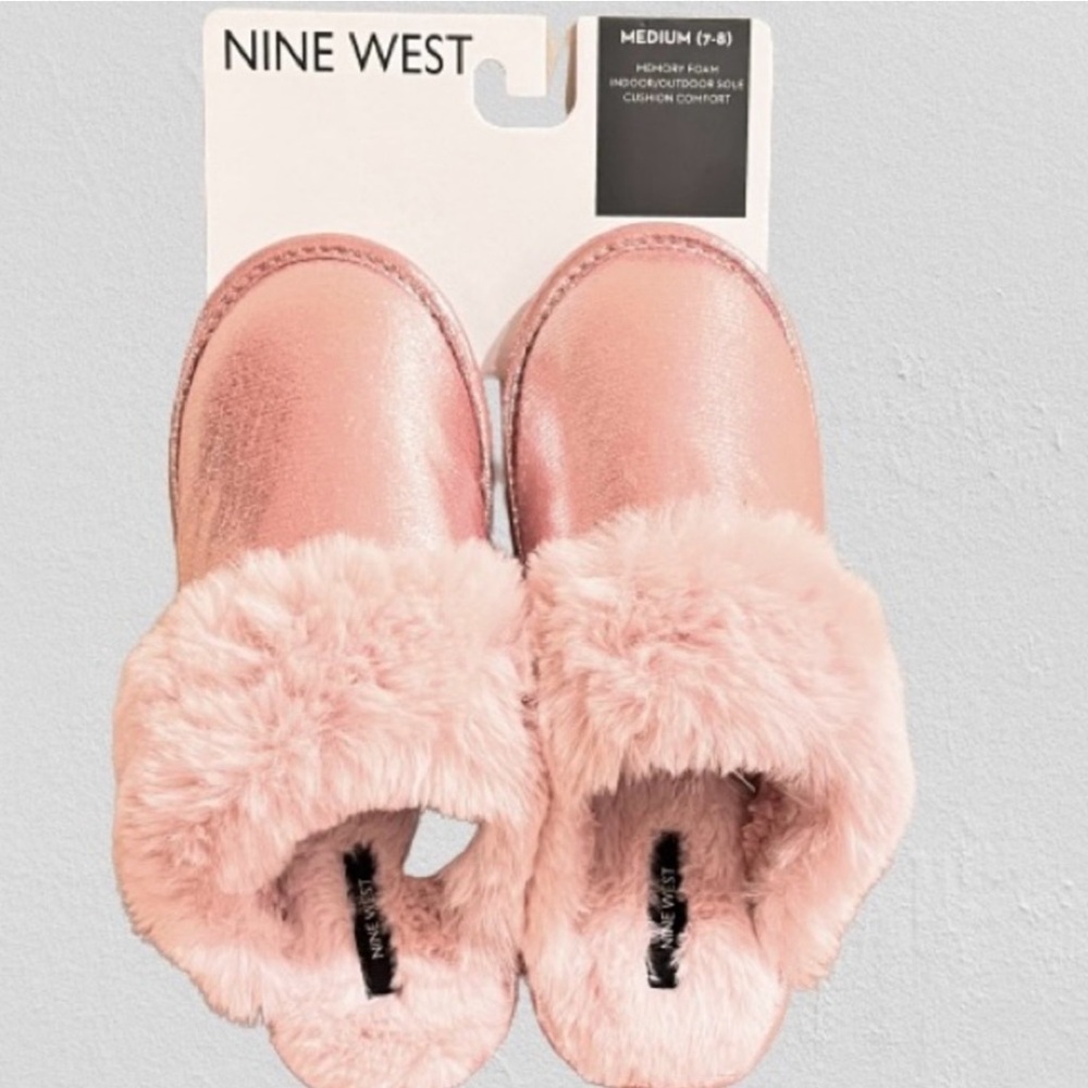 💖HOST PICK💖- NWT- Nine West
Pink Memory Foam Slippers.